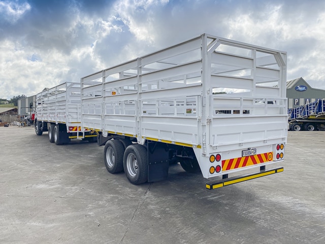 2018 Volkswagen 24-250 Cattle Truck & Drawbar Trailer