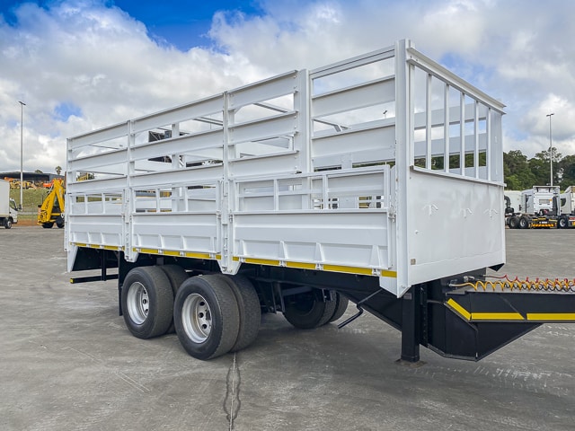 2018 Volkswagen 24-250 Cattle Truck & Drawbar Trailer