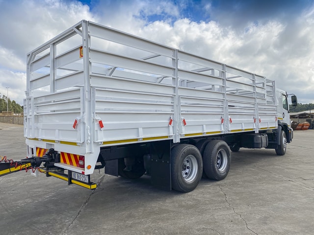 2018 Volkswagen 24-250 Cattle Truck & Drawbar Trailer