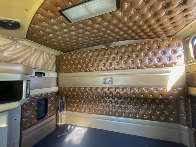 1997 Kenworth T600 Aerocab- 6×4 Truck Tractor