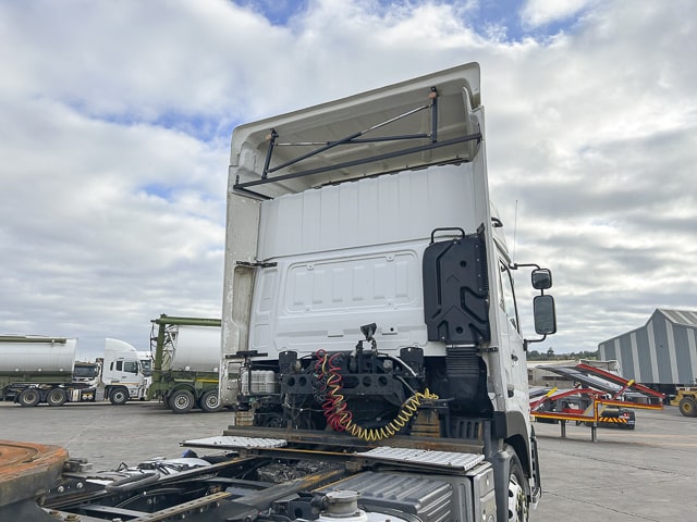 2021 UD Quon GW26 460 High Roof – 6×4 Truck Tractor
