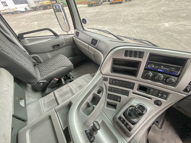 2017 UD Quon GW26 450 – 6×4 Truck Tractor