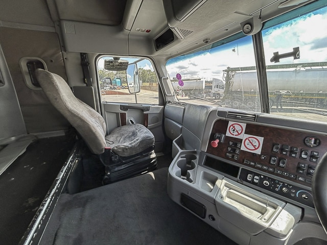 2014 Freightliner Argosy ISX 500 – 6×4 Truck Tractor