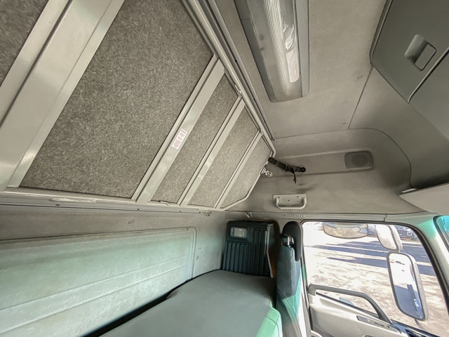 2015 UD Quon GW26 490 High Roof – 6×4 Truck Tractor