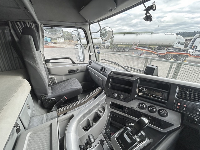 2021 UD Quon GW26 460 High Roof – 6×4 Truck Tractor