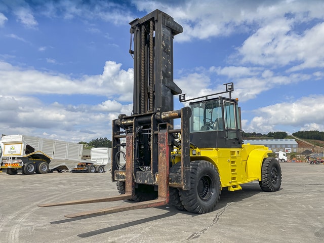 2006 Hyster H32.00F Heavy‑Duty Forklift – Container Handler