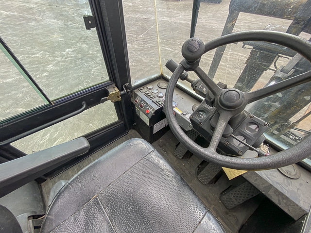 2006 Hyster H32.00F Heavy‑Duty Forklift – Container Handler