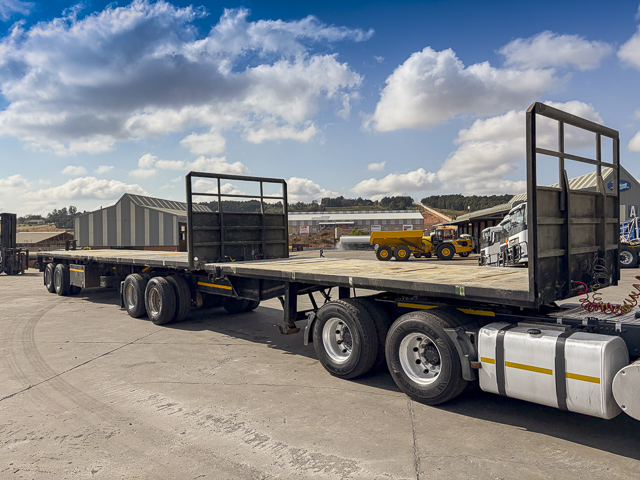 2002 Henred Fruehauf Flatdeck – Link Trailer