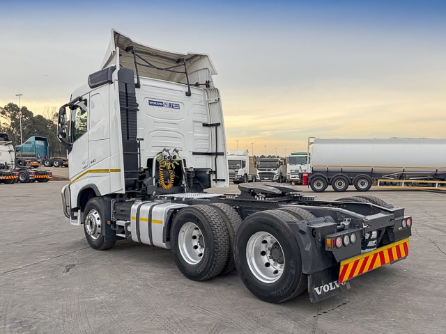 2020 Volvo FH440 – 6×4 Truck Tractor