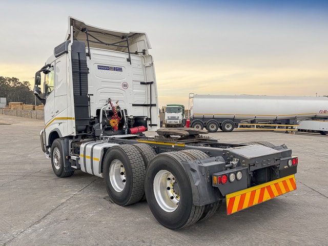 2018 Volvo FH440 – 6×4 Truck Tractor
