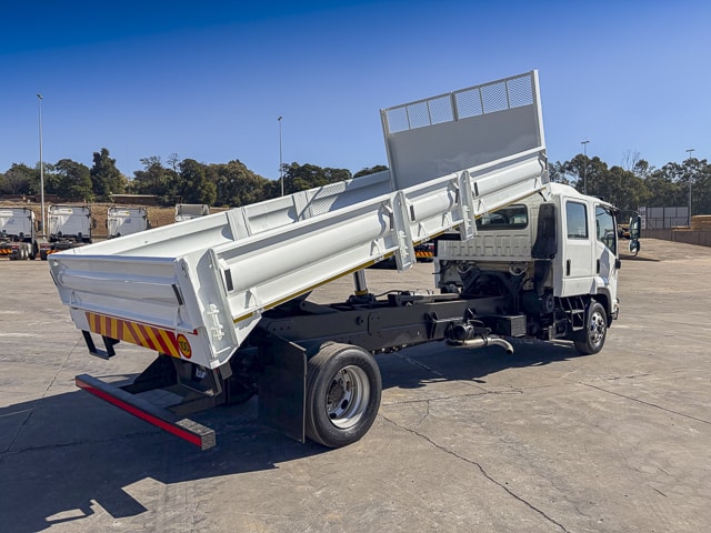 2015 Isuzu FSR 750 Crew Cab – Dropside Tipper Truck