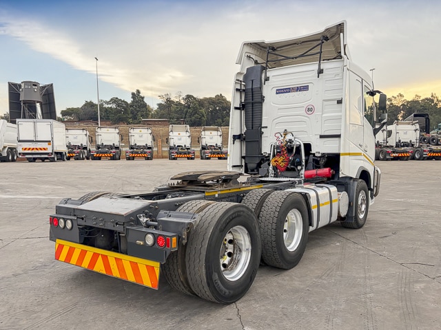 2018 Volvo FH440 – 6×4 Truck Tractor