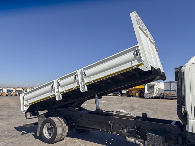 2015 Isuzu FSR 750 Crew Cab – Dropside Tipper Truck