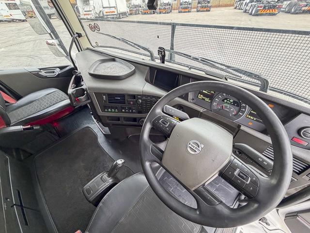 2020 Volvo FH440 – 6×4 Truck Tractor