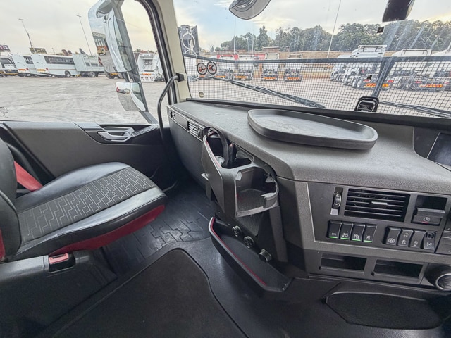 2020 Volvo FH440 – 6×4 Truck Tractor