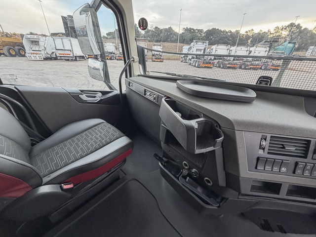 2018 Volvo FH440 – 6×4 Truck Tractor