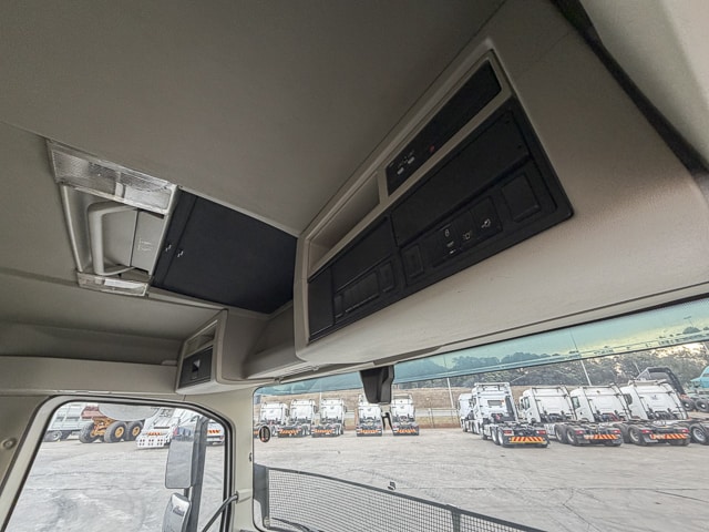 2018 Volvo FH440 – 6×4 Truck Tractor