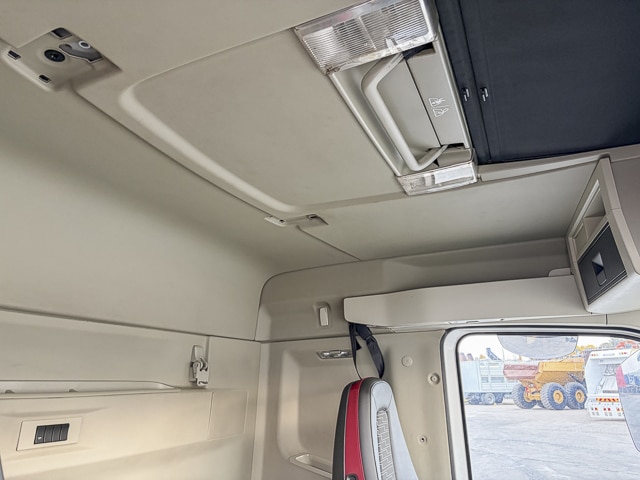 2018 Volvo FH440 – 6×4 Truck Tractor