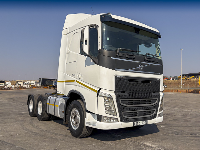 Used 2020 Volvo FH 440 - 6x4 Truck Tractor with Mechanical Suspension For Sale