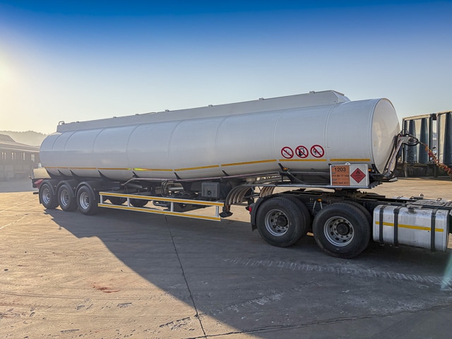 2011 GRW Fuel Tanker 50 000L – Pump & Meter – Tri Axle Trailer