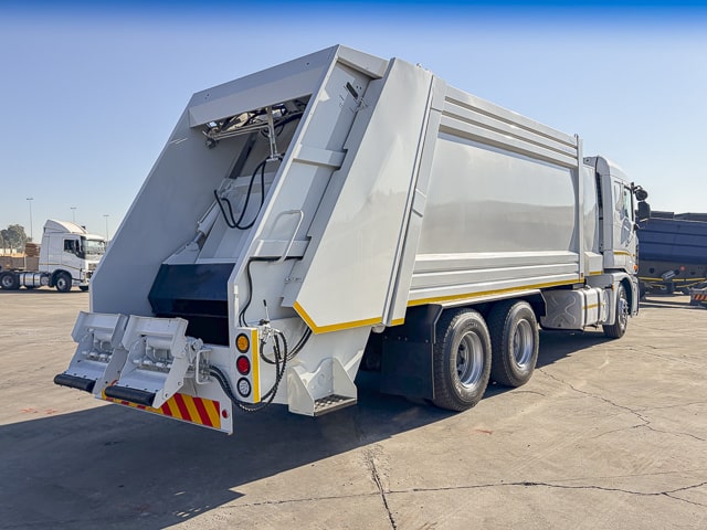 2018 Daewoo 7548 Maximus – Waste Compactor 6×4 Truck