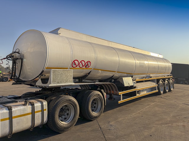 2011 GRW Fuel Tanker 50 000L – Pump & Meter – Tri Axle Trailer