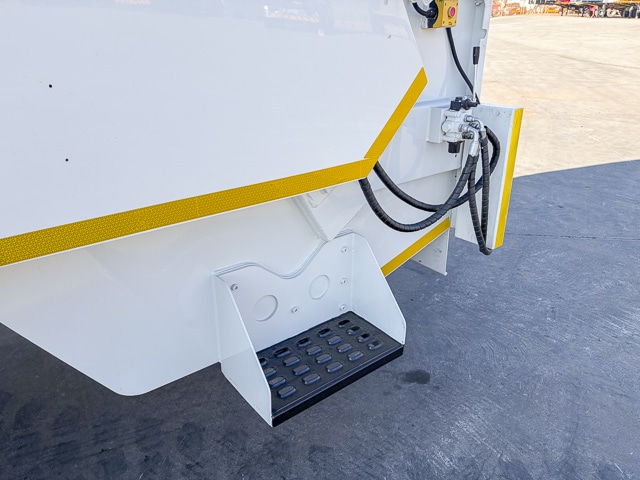 2018 Daewoo 7548 Maximus – Waste Compactor 6×4 Truck