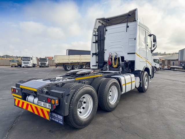 2022 Volvo FH440 – 6×4 Truck Tractor