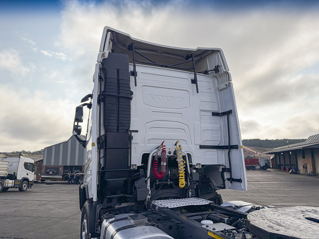 2022 Volvo FH440 – 6×4 Truck Tractor