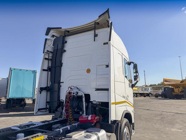 2022 Volvo FH 520 Globetrotter – 6×4 Truck Tractor